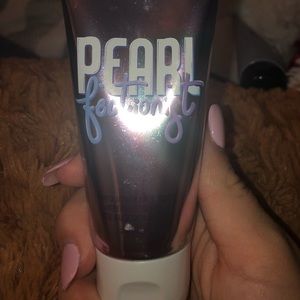 🎐Perfectly Posh Pearl Fectionist Face Mask🎐
